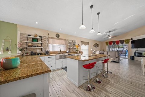 Casa en venta en Clermont, Florida, 4 dormitorios, 191.29 m2 № 2230470 - foto 6