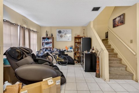 Villa ou maison à vendre à Tamarac, Floride: 3 chambres, 151.99 m2 № 2009482 - photo 4