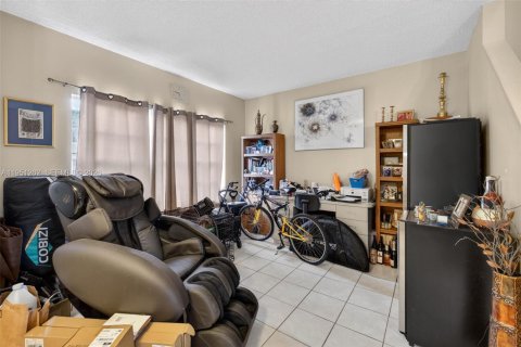 Villa ou maison à vendre à Tamarac, Floride: 3 chambres, 151.99 m2 № 2009482 - photo 5