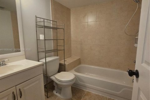 Appartement à louer à Boca Raton, Floride: 3 chambres, 109.44 m2 № 1986932 - photo 2