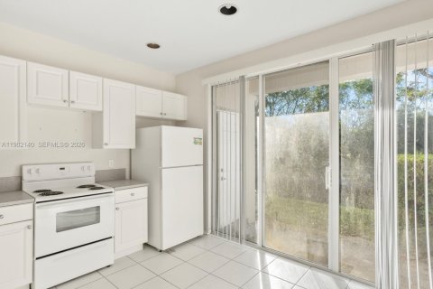 Купить таунхаус в Плантация, Флорида 2 спальни, 118.91м2, № 2045030 - фото 13