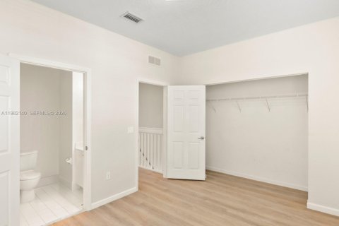 Купить таунхаус в Плантация, Флорида 2 спальни, 118.91м2, № 2045030 - фото 16