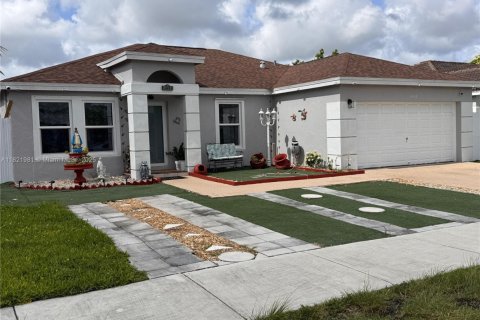 Casa en venta en Miami, Florida, 3 dormitorios, 161.65 m2 № 1940546 - foto 1