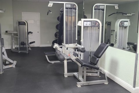 Купить кондоминиум в Халландейл-Бич, Флорида 51.65м2, № 1984401 - фото 22