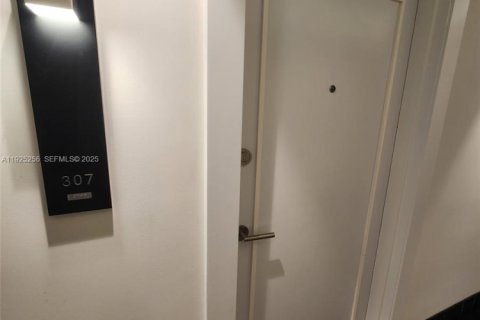 Купить кондоминиум в Халландейл-Бич, Флорида 51.65м2, № 1984401 - фото 13