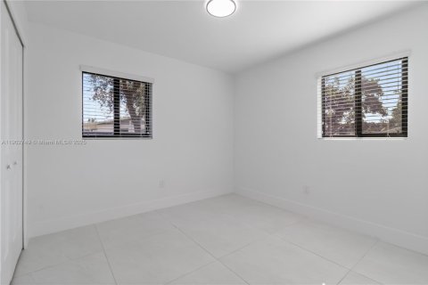 Casa en alquiler en Miami Gardens, Florida, 3 dormitorios, 101.54 m2 № 1954347 - foto 10