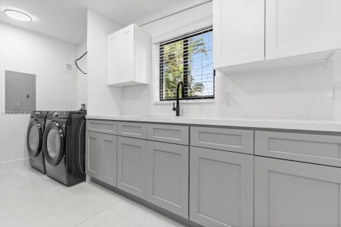 Casa en alquiler en Miami Gardens, Florida, 3 dormitorios, 101.54 m2 № 1954347 - foto 6