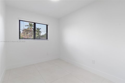 Casa en alquiler en Miami Gardens, Florida, 3 dormitorios, 101.54 m2 № 1954347 - foto 9