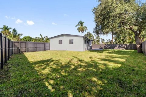 Casa en alquiler en Miami Gardens, Florida, 3 dormitorios, 101.54 m2 № 1954347 - foto 15