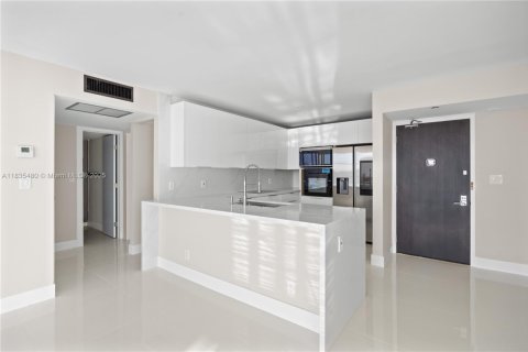 Condominio en venta en Aventura, Florida, 2 dormitorios, 121.98 m2 № 1818328 - foto 1