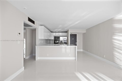 Condominio en venta en Aventura, Florida, 2 dormitorios, 121.98 m2 № 1818328 - foto 4