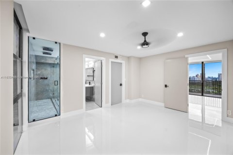Condominio en venta en Aventura, Florida, 2 dormitorios, 121.98 m2 № 1818328 - foto 7