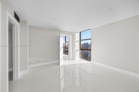 Condominio en venta en Aventura, Florida, 2 dormitorios, 121.98 m2 № 1818328 - foto 9