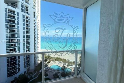 Condo in Sunny Isles Beach, Florida № 2088677 - photo 28