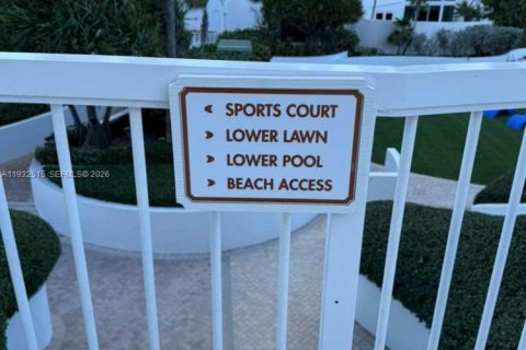 Condo in Sunny Isles Beach, Florida № 2088677 - photo 9