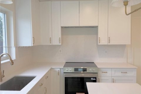 Снять в аренду виллу или дом в Катлер-Бей, Флорида 3 спальни, 122.63м2, № 2080610 - фото 11