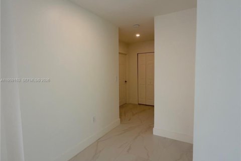 Снять в аренду виллу или дом в Катлер-Бей, Флорида 3 спальни, 122.63м2, № 2080610 - фото 15