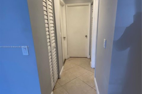 Townhouse in Davie, Florida 2 bedrooms, 73.76 sq.m. № 1845558 - photo 6