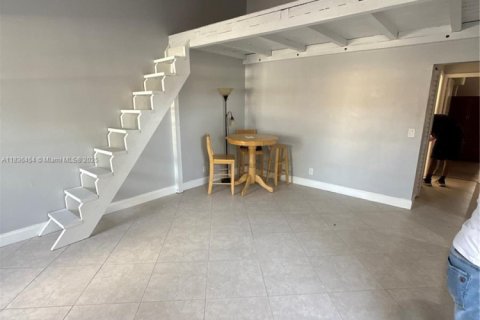 Townhouse in Davie, Florida 2 bedrooms, 73.76 sq.m. № 1845558 - photo 5
