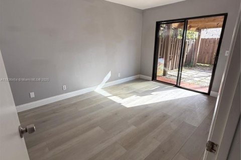 Townhouse in Davie, Florida 2 bedrooms, 73.76 sq.m. № 1845558 - photo 9