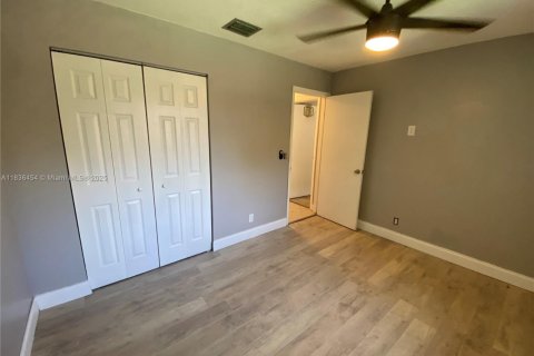 Townhouse in Davie, Florida 2 bedrooms, 73.76 sq.m. № 1845558 - photo 11