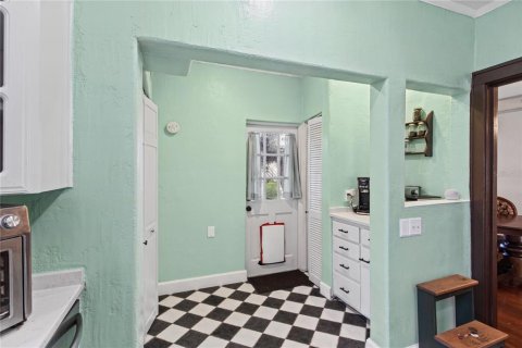 House in Lake Wales, Florida 2 bedrooms, 151.99 sq.m. № 2425508 - photo 5