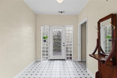 House in Lake Wales, Florida 2 bedrooms, 151.99 sq.m. № 2425508 - photo 2