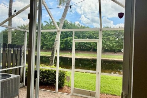 Touwnhouse à louer à Weston, Floride: 2 chambres, 107.3 m2 № 2346735 - photo 8