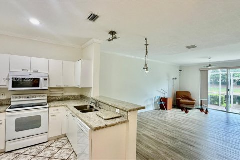 Touwnhouse à louer à Weston, Floride: 2 chambres, 107.3 m2 № 2346735 - photo 6