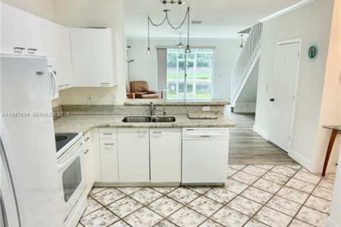 Touwnhouse à louer à Weston, Floride: 2 chambres, 107.3 m2 № 2346735 - photo 4