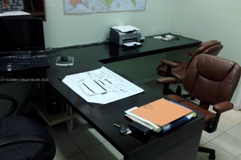 Propiedad comercial en venta en Hollywood, Florida № 1959547 - foto 7