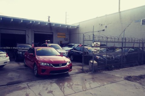 Propiedad comercial en venta en Hollywood, Florida № 1959547 - foto 4