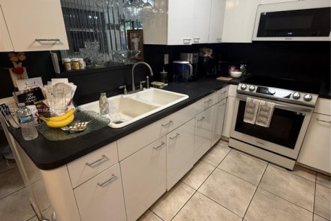 Купить виллу или дом в Суитуотер, Флорида 4 спальни, 112.32м2, № 2088571 - фото 27
