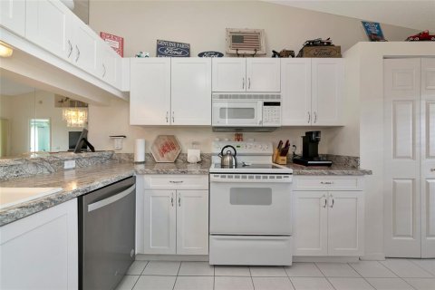 Condo in Bradenton, Florida, 2 bedrooms  № 2195168 - photo 7