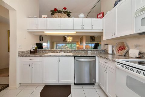 Condo in Bradenton, Florida, 2 bedrooms  № 2195168 - photo 8