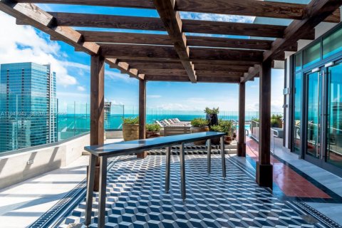 Снять в аренду кондоминиум в Майами, Флорида 1 спальня, 64.94м2, № 2005606 - фото 27