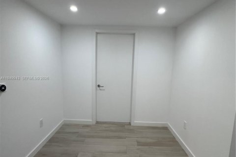 Снять в аренду кондоминиум в Майами, Флорида 1 спальня, 64.94м2, № 2005606 - фото 5