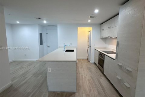 Снять в аренду кондоминиум в Майами, Флорида 1 спальня, 64.94м2, № 2005606 - фото 2