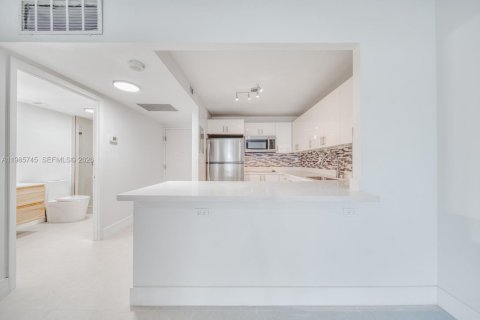 Купить кондоминиум в Майами-Бич, Флорида 1 спальня, 55.74м2, № 2064618 - фото 13