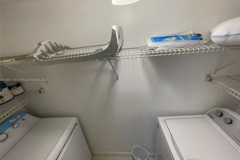Touwnhouse à louer à Davie, Floride: 3 chambres, 134.71 m2 № 1924461 - photo 5