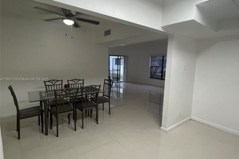 Touwnhouse à louer à Davie, Floride: 3 chambres, 134.71 m2 № 1924461 - photo 2