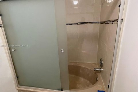 Touwnhouse à louer à Davie, Floride: 3 chambres, 134.71 m2 № 1924461 - photo 21