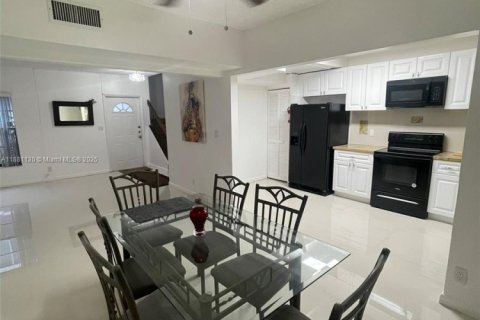 Touwnhouse à louer à Davie, Floride: 3 chambres, 134.71 m2 № 1924461 - photo 6