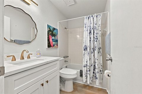 Condo in Sun City Center, Florida, 2 bedrooms  № 2395897 - photo 19