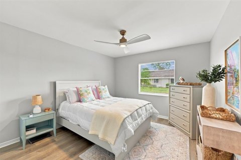Condo in Sun City Center, Florida, 2 bedrooms  № 2395897 - photo 26
