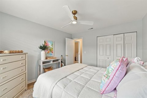 Condo in Sun City Center, Florida, 2 bedrooms  № 2395897 - photo 28