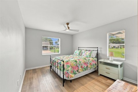 Condo in Sun City Center, Florida, 2 bedrooms  № 2395897 - photo 22