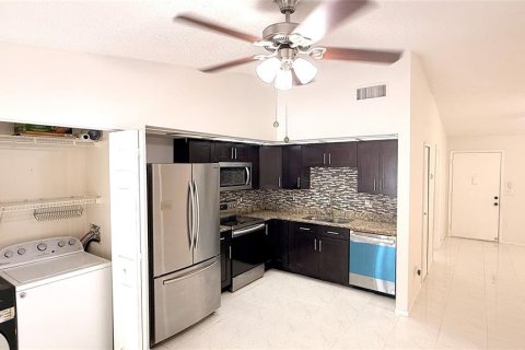 Adosado en venta en Temple Terrace, Florida, 3 dormitorios, 97.55 m2 № 1817282 - foto 9