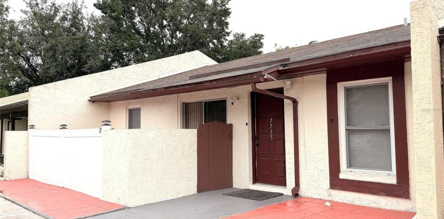 Adosado en Temple Terrace, Florida 3 dormitorios, 97.55 m2 № 1817282