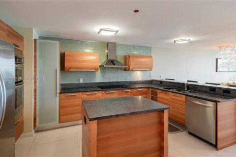 Copropriété à louer à Aventura, Floride: 3 chambres, 196.86 m2 № 1691312 - photo 9